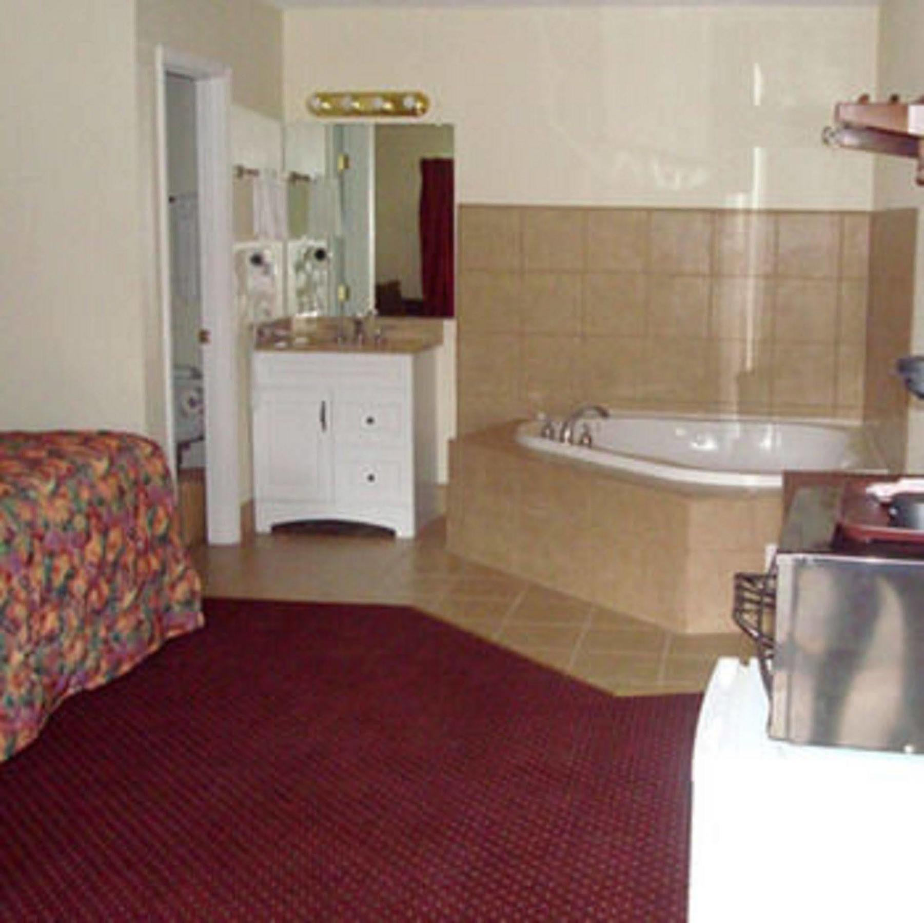 The Whispering Pines Motel- Whitestone White Stone Chambre photo